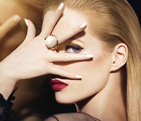 教你正確使用閃亮系彩妝-菲菲美人館