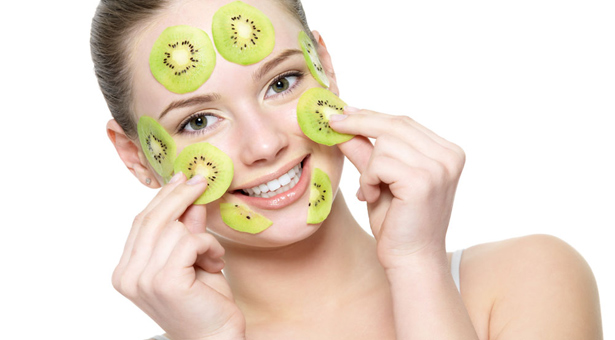 食物外敷去黑眼圈 簡單天然超管用-菲菲美人館