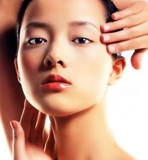 25歲之后精準眼部護理 告別歲月痕跡-菲菲美人館