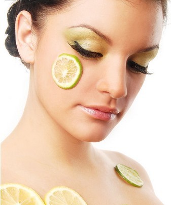 自制黃瓜曬后修復面膜-菲菲美人館