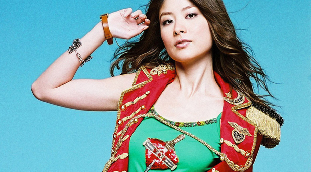 看看明星是怎么消除“孔”懼-菲菲美人館