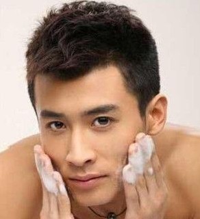 拯救型男毛孔的四大方案-菲菲美人館