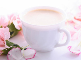 自制酸奶蛋黃滋潤美白面膜-菲菲美人館