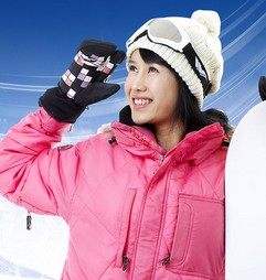 護膚玩樂兩不誤 讓笑顏與雪花一起輕柔起舞-菲菲美人館