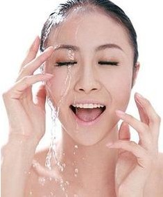 修護精華 讓細胞的水分“回家”-菲菲美人館