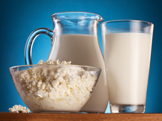 自制牛奶芝麻美白面膜-菲菲美人館