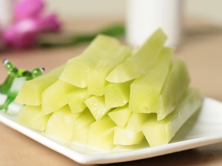 自制萵筍汁保濕收斂面膜-菲菲美人館