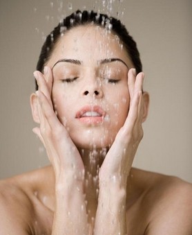 秋冬季節 誰讓肌膚如此干燥?-菲菲美人館