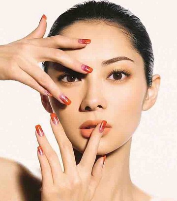 遠離膚色黯沉 全方位亮膚攻略顯神效-菲菲美人館