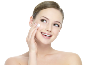 乳液精華誰能稱為保濕大王-菲菲美人館