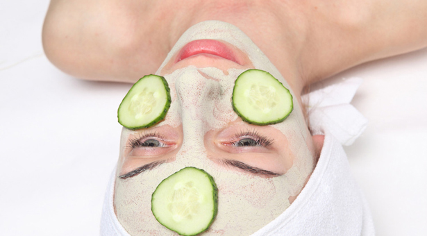 錯用黃瓜敷臉反長皺紋-菲菲美人館