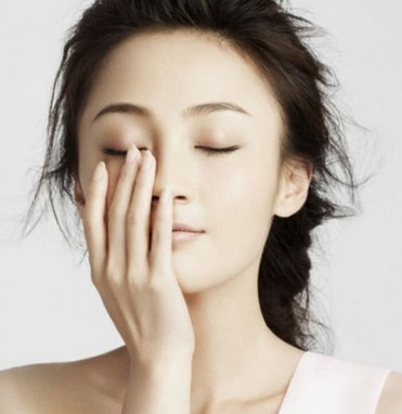 五種喝掉斑點還可以美白的水-菲菲美人館