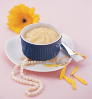 美白又去斑的香蕉年奶面膜-菲菲美人館