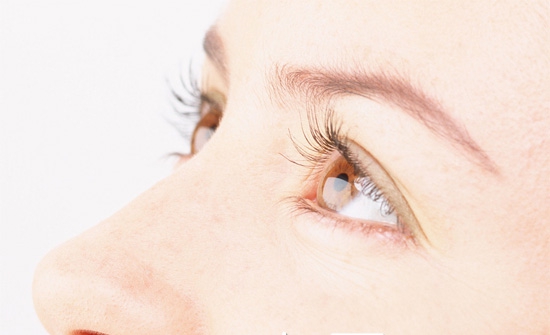 自制眼膜小竅門 有效去除黑眼圈脂肪粒-菲菲美人館