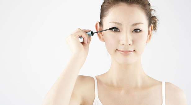 如何化妝讓眼睛更加閃亮-菲菲美人館