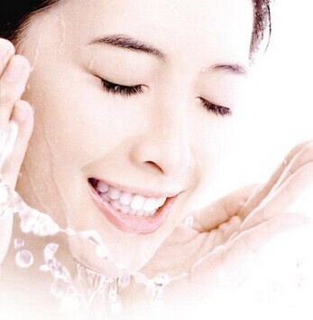 美麗肌膚：OL補水5妙招-菲菲美人館