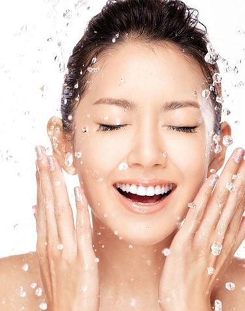 肌膚保濕 讓水嫩肌膚更年輕-菲菲美人館