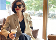 穿搭博主用精致的搭配詮釋優雅氣質，時尚又顯年輕-菲菲美人館