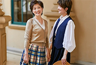 中年女人：裙要過膝，髮微卷不亂，優雅而知性-菲菲美人館