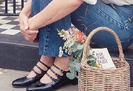 難怪小個子博主都不穿老爹鞋了！今年流行的這雙鞋太好看了-菲菲美人館