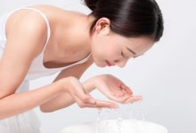 用什么洗臉可以收縮毛孔-菲菲美人館