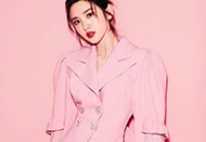 唐藝昕升級當“媽媽”后,穿搭反而更少女了,西裝+百褶裙真甜-菲菲美人館