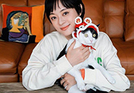 孫儷穿衛衣好顯年輕,搭配寬松牛仔褲,時尚又洋氣-菲菲美人館